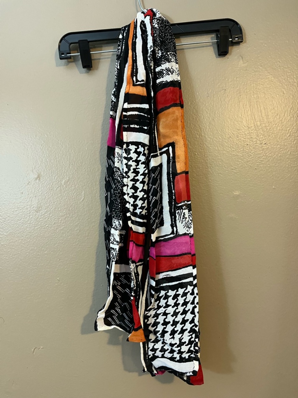Colorblock Graphic Scarf - Black, White, Red, Pink, Orange